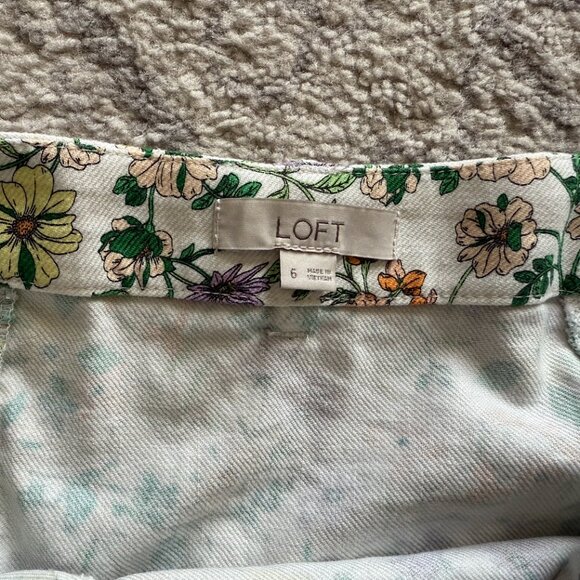 LOFT Size 6 Floral Skirt - Picture 5 of 5